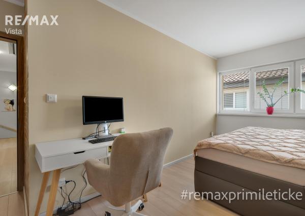 KRÁSNE RODINNÉ BÝVANIE V SÚKROMÍ - ROVINKA, Riečna ul.