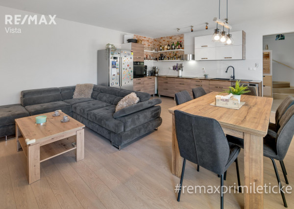 KRÁSNE RODINNÉ BÝVANIE V SÚKROMÍ - ROVINKA, Riečna ul.