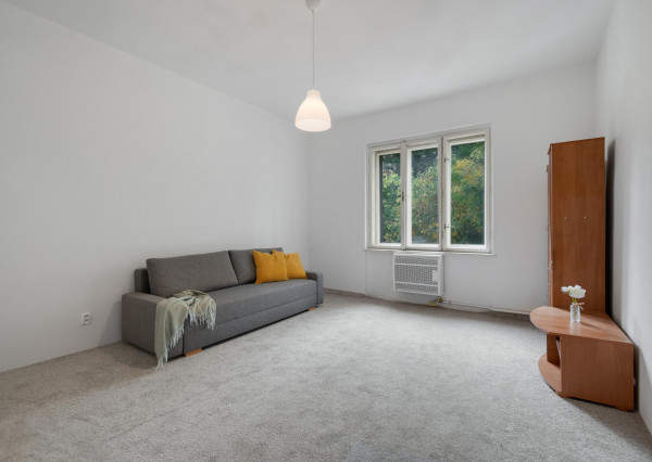 Prenajaté - Na prenájom priestranný 2,5 izb byt v atraktívnej časti Ružinova - pokojné bývanie s dvorom plným zelene