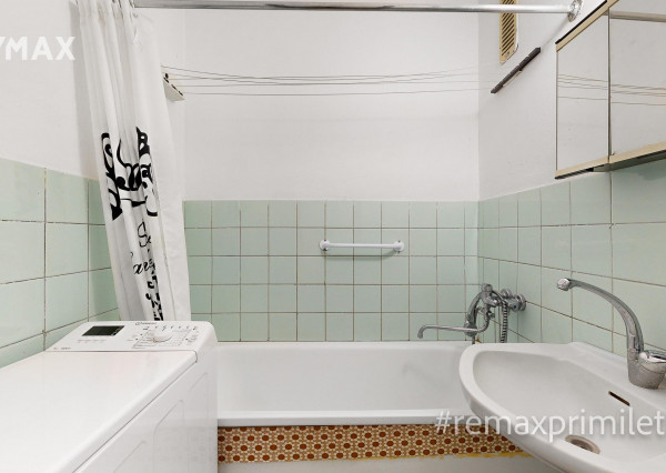 Predané - Na predaj 2-izbový byt - kľudné bývanie s výbornou občianskou vybavenosťou