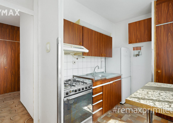 Predané - Na predaj 2-izbový byt - kľudné bývanie s výbornou občianskou vybavenosťou