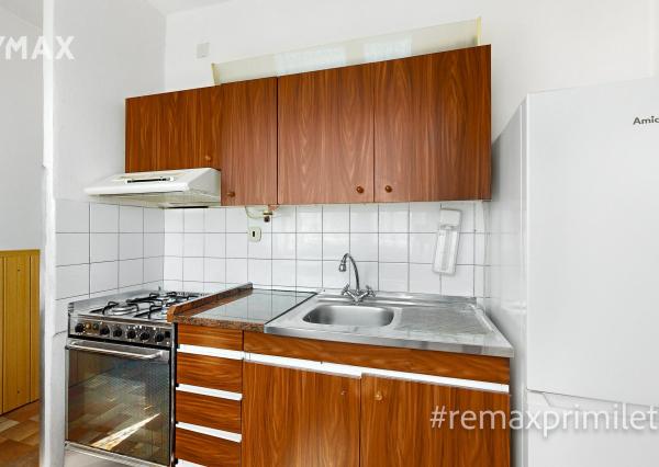 Predané - Na predaj 2-izbový byt - kľudné bývanie s výbornou občianskou vybavenosťou