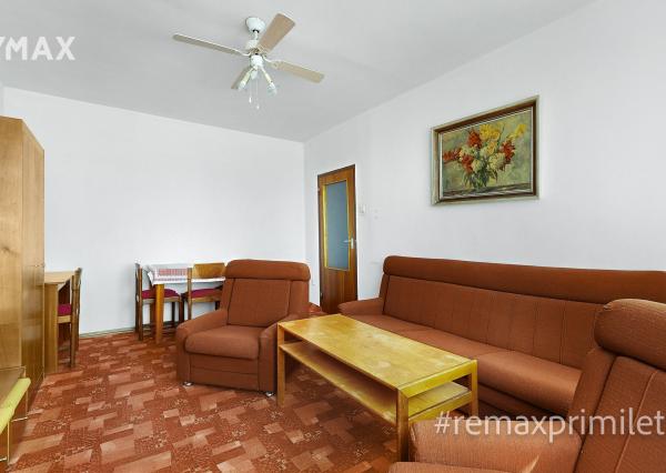 Predané - Na predaj 2-izbový byt - kľudné bývanie s výbornou občianskou vybavenosťou