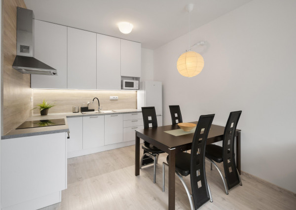 Prenajaté - Na prenájom 2-izb byt v novostavbe s parkovacím státím