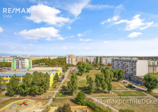 Prenajaté - Na prenájom 3-izb byt s veľkou lodžiou a skvelým výhľadom