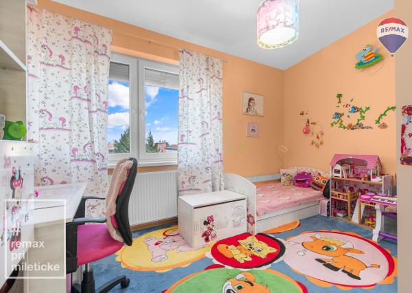 Na predaj veľkometrážny mezonet s terasou a garážou