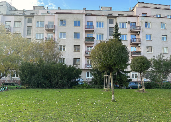 PRENÁJOM - 2,5izb. byt - Nám. M. Benku, BA I, voľný ihneď