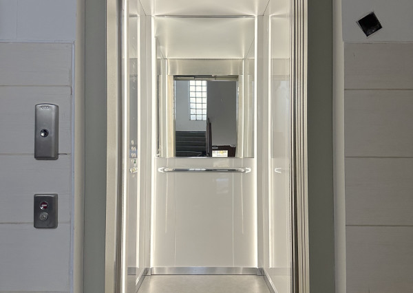 PRENÁJOM - 2,5izb. byt - Nám. M. Benku, BA I, voľný ihneď