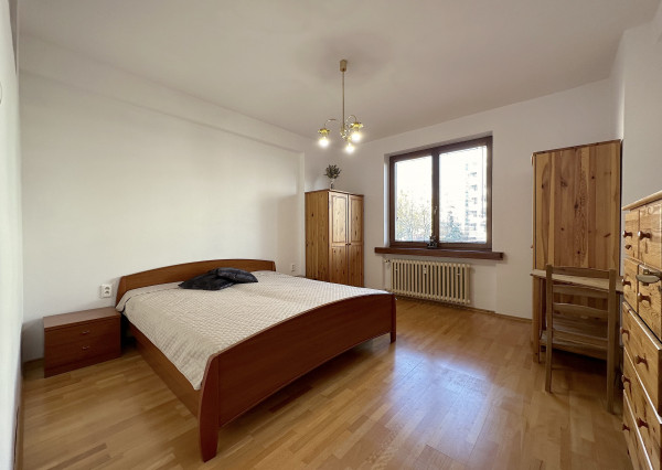 PRENÁJOM - 2,5izb. byt - Nám. M. Benku, BA I, voľný ihneď