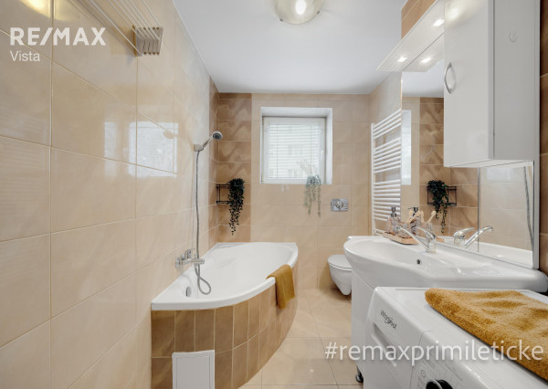 Prenajaté - Na prenájom rohový 2-izb v tichej lokalite pri parku a so všetkým po ruke