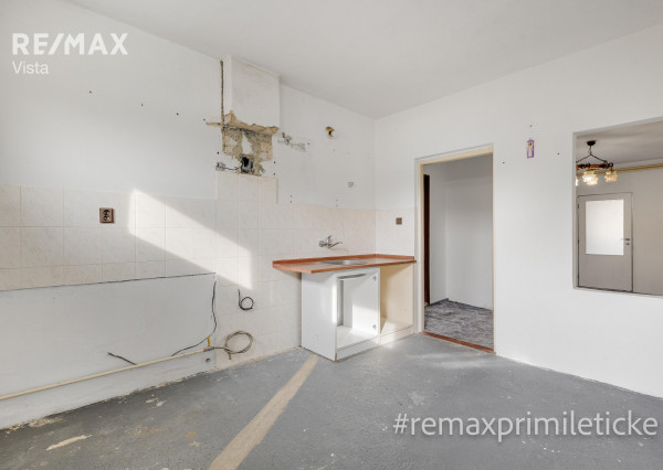 Predané - 8-izb dom v Smoleniciach – priestor, história a zámok za oknami