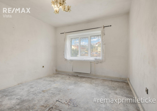 Predané - 8-izb dom v Smoleniciach – priestor, história a zámok za oknami