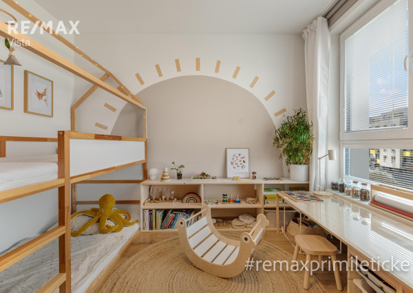 PREDAJ 2-IZB. BYT AJ S PARKOVANÍM - UL. PRI HRÚBEJ LÚKE