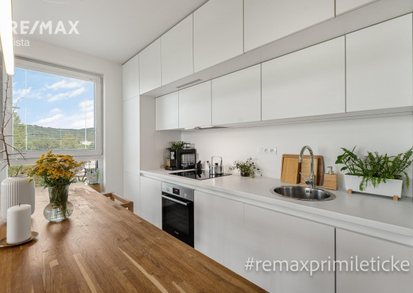 PREDAJ 2-IZB. BYT AJ S PARKOVANÍM - UL. PRI HRÚBEJ LÚKE