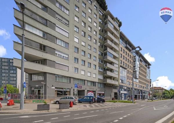 Na prenájom veľký 3-izb byt – Ružinov, 2 balkóny, svetla a priestoru na rozdávanie