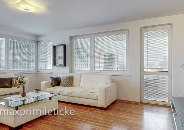 Na prenájom veľký 3-izb byt – Ružinov, 2 balkóny, svetla a priestoru na rozdávanie