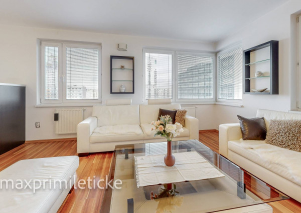 Na prenájom veľký 3-izb byt – Ružinov, 2 balkóny, svetla a priestoru na rozdávanie