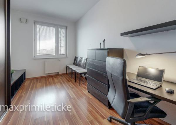 Na prenájom veľký 3-izb byt – Ružinov, 2 balkóny, svetla a priestoru na rozdávanie