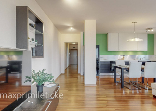 Na prenájom veľký 3-izb byt – Ružinov, 2 balkóny, svetla a priestoru na rozdávanie