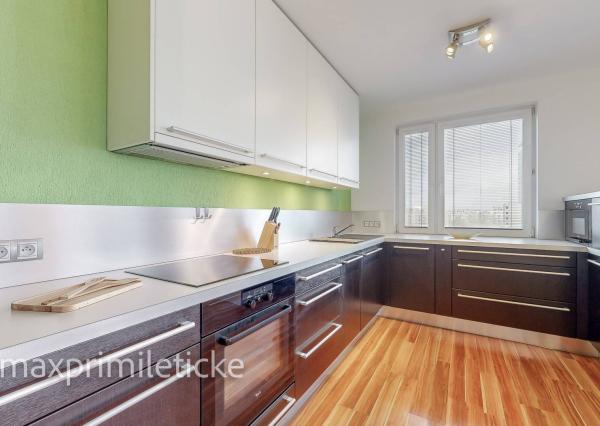 Na prenájom veľký 3-izb byt – Ružinov, 2 balkóny, svetla a priestoru na rozdávanie