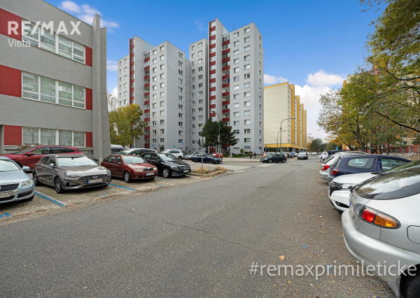 PREDAJ! 2-IZB. BYT - BA V Petržalka - Mlynarovičova ul.