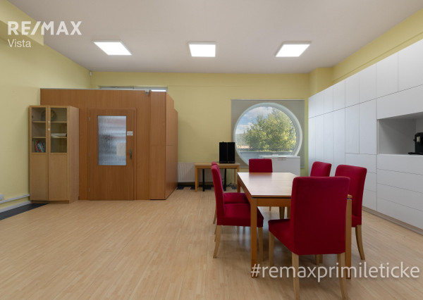 Na prenájom komerčné priestory