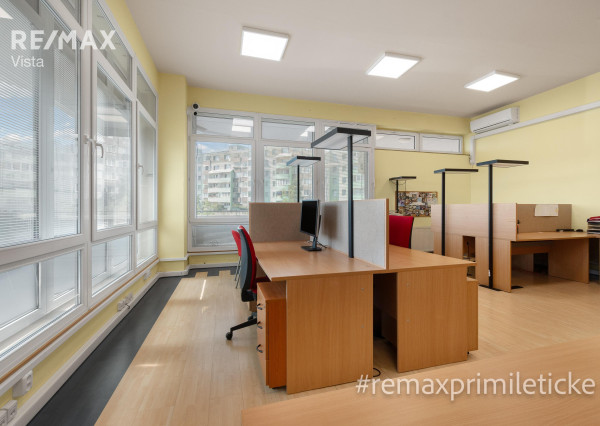 Na prenájom komerčné priestory