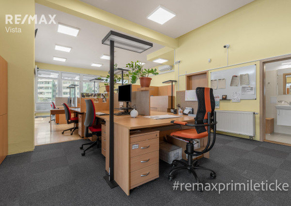 Na prenájom komerčné priestory