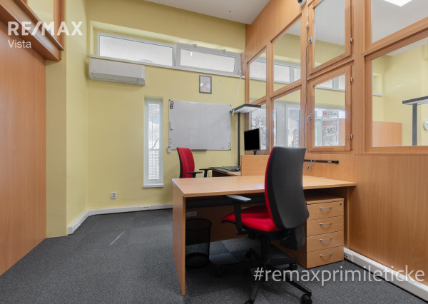 Na prenájom komerčné priestory