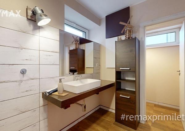 NOVÁ PONUKA - Na predaj priestranný rodinný dom priamo pod lesom