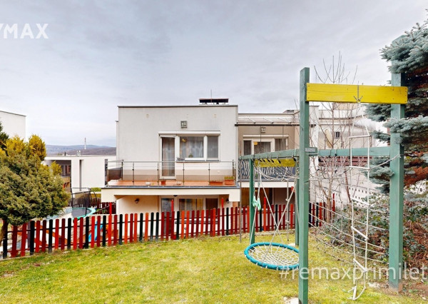 NOVÁ PONUKA - Na predaj priestranný rodinný dom priamo pod lesom