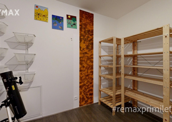 NOVÁ PONUKA - Na predaj priestranný rodinný dom priamo pod lesom