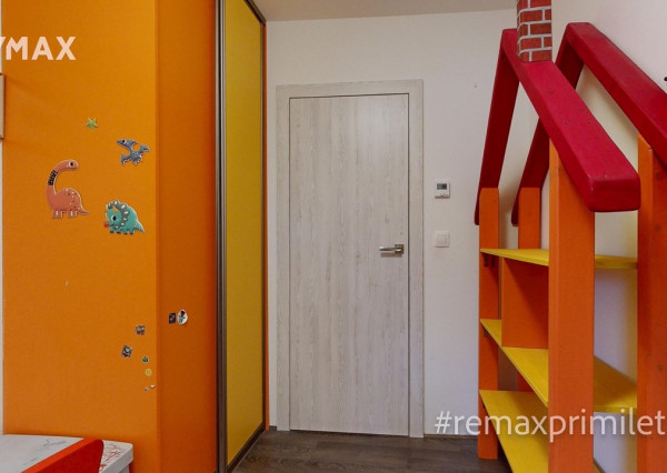 NOVÁ PONUKA - Na predaj priestranný rodinný dom priamo pod lesom