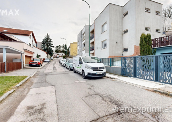 NOVÁ PONUKA - Na predaj priestranný rodinný dom priamo pod lesom