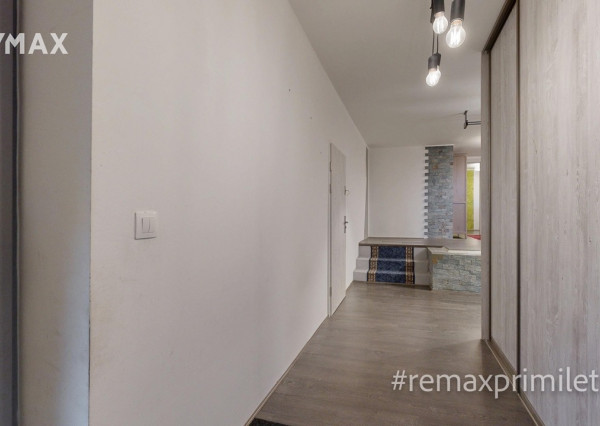 NOVÁ PONUKA - Na predaj priestranný rodinný dom priamo pod lesom