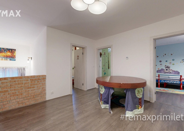 NOVÁ PONUKA - Na predaj priestranný rodinný dom priamo pod lesom