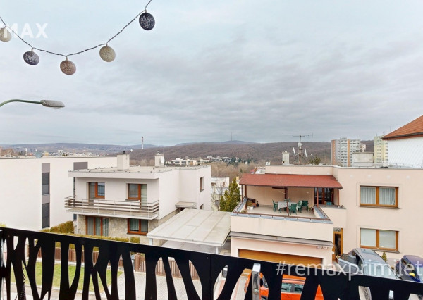 NOVÁ PONUKA - Na predaj priestranný rodinný dom priamo pod lesom