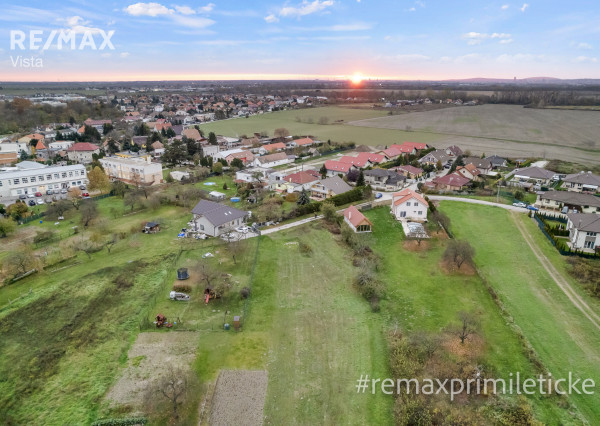 SKVELÁ INVESTÍCIA - PREDAJ - STAVEBNÝ POZEMOK - MALINOVO