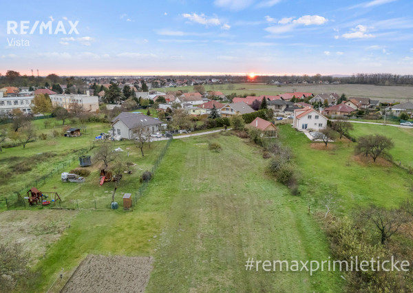 SKVELÁ INVESTÍCIA - PREDAJ - STAVEBNÝ POZEMOK - MALINOVO