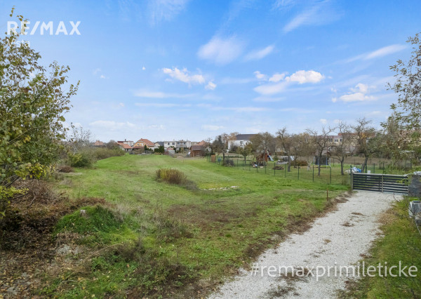 SKVELÁ INVESTÍCIA - PREDAJ - STAVEBNÝ POZEMOK - MALINOVO