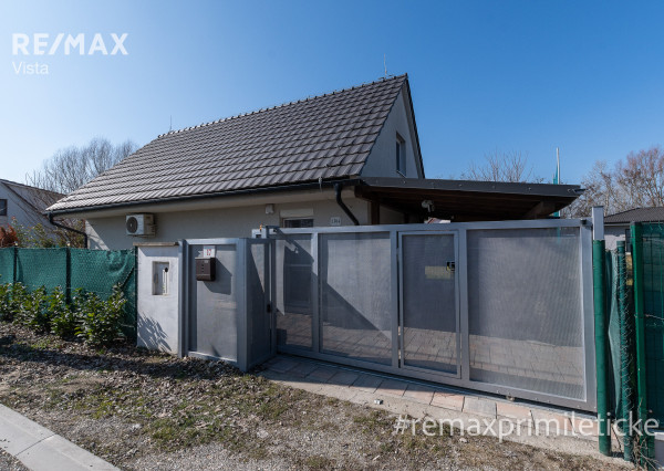 PREDAJ - RODINNÉ BÝVANIE V SÚKROMÍ PRI VODE - NOVOSTAVBA