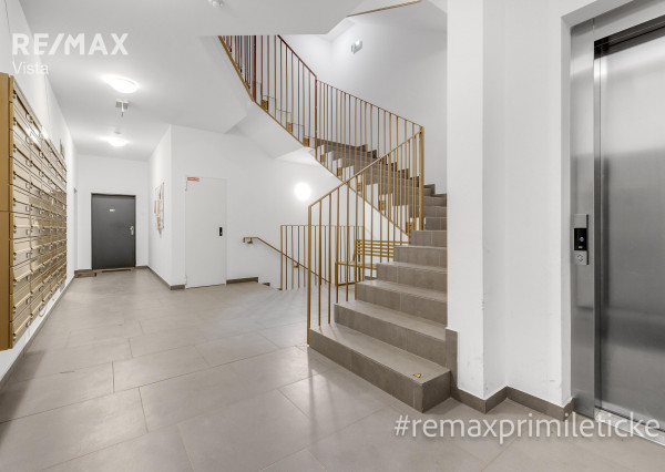 Prenajaté - Na prenájom 1-izbový byt - Slnečnice UNIQ – kompletne zariadený, s terasou a parkovaním