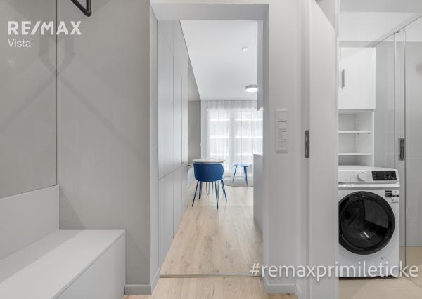 Prenajaté - Na prenájom 1-izbový byt - Slnečnice UNIQ – kompletne zariadený, s terasou a parkovaním