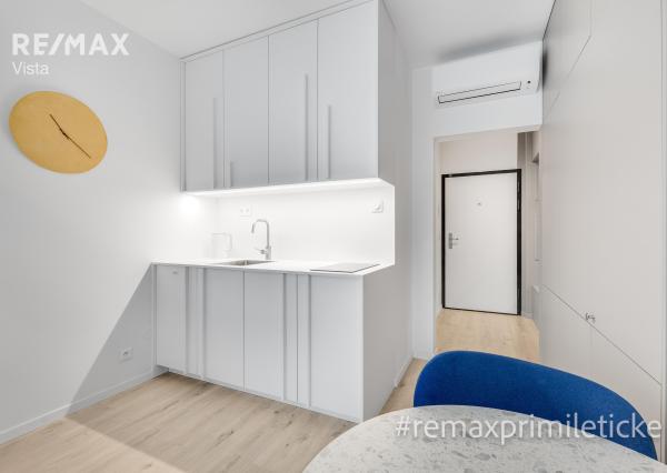 Prenajaté - Na prenájom 1-izbový byt - Slnečnice UNIQ – kompletne zariadený, s terasou a parkovaním