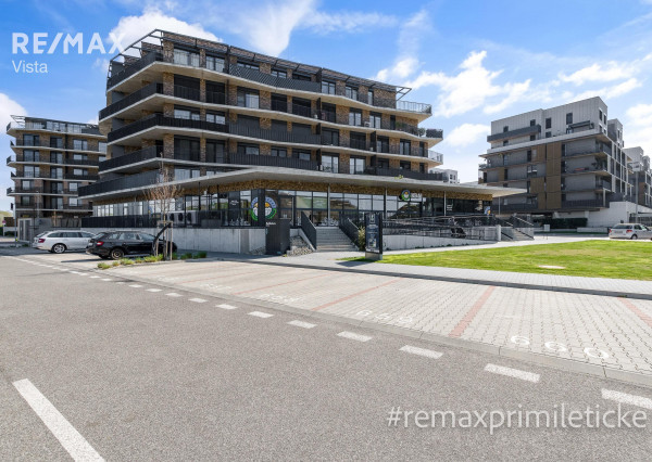 Prenajaté - Na prenájom 1-izbový byt - Slnečnice UNIQ – kompletne zariadený, s terasou a parkovaním