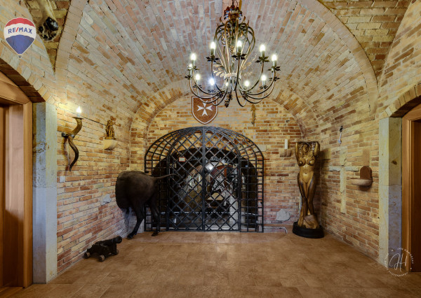 Na predaj exkluzívna usadlosť s nekonečnými možnosťami využitia!