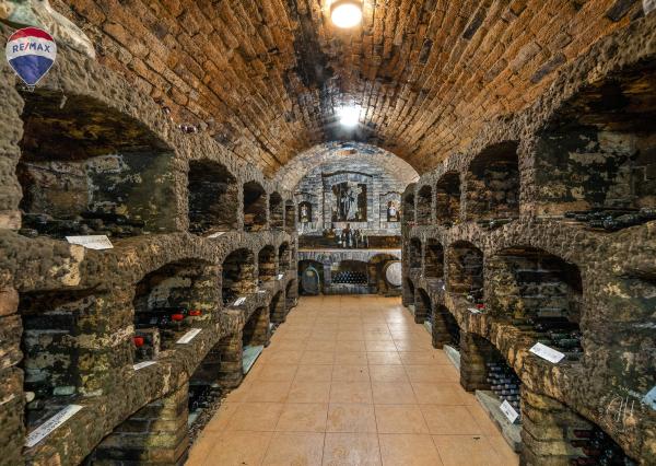 Na predaj exkluzívna usadlosť s nekonečnými možnosťami využitia!