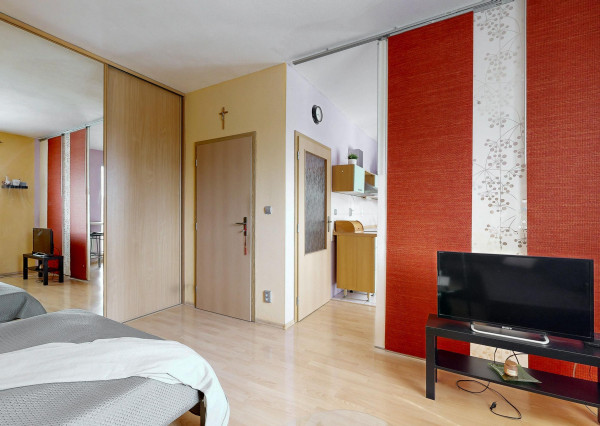 SKVELÉ BÝVANIE ALEBO INVESTÍCIA! - 1i byt - Doležalova ul.