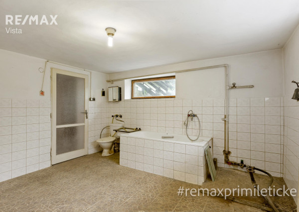 NA PREDAJ rodinný dom nedaleko Nitry