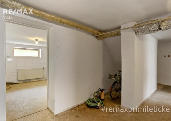 NA PREDAJ rodinný dom nedaleko Nitry